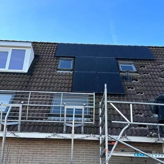 Zonnepaneel installatie project